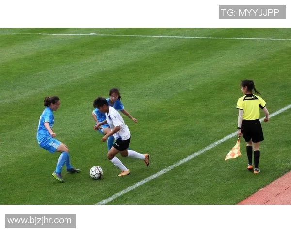 成都兴城对阵浙江义乌展开激烈较量谁能在这场比赛中笑到最后